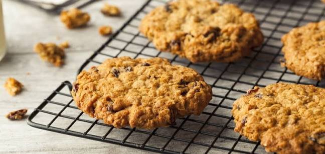 Oatmeal Raisin Cookies for a Healthier Treat