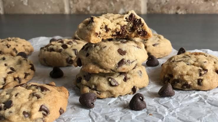 The Ultimate Guide to Chewy Chocolate Chip Cookies A Recipe for Perfectly Soft Centers